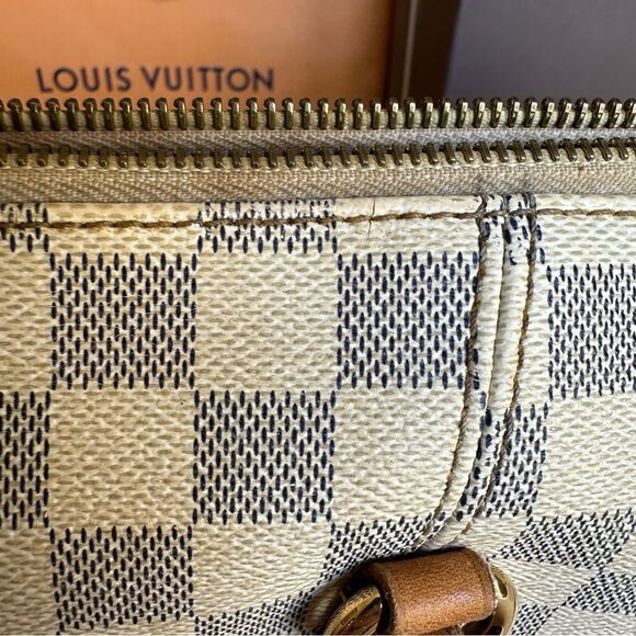 Louis Vuitton Damier Azur Totally MM Bag - Picture 9 of 14